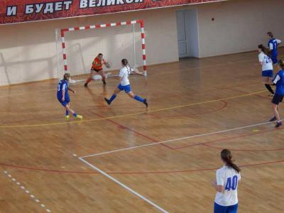 В ФСК «Александр Невский» прошёл мини-футбольный турнир среди девушек